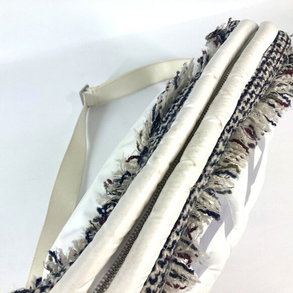 CHANEL White Shoulder Bag - Picture 10 of 16